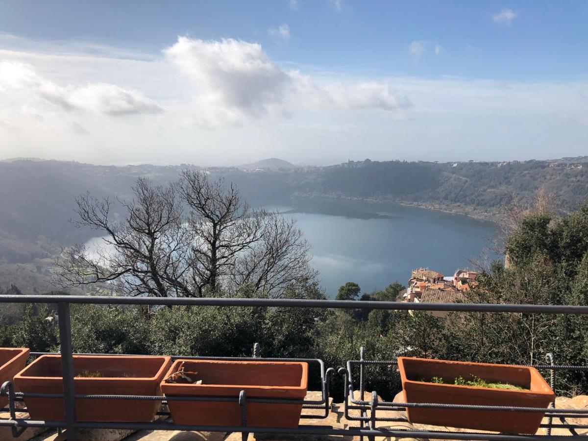 Isola Sul Lago Неми Экстерьер фото
