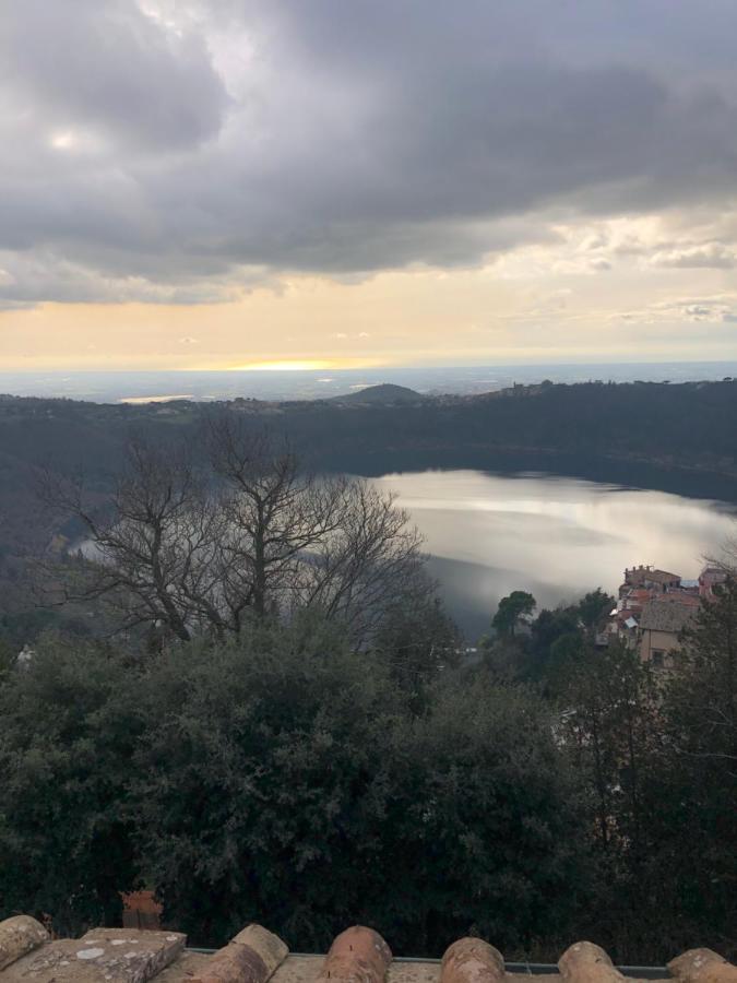 Isola Sul Lago Неми Экстерьер фото